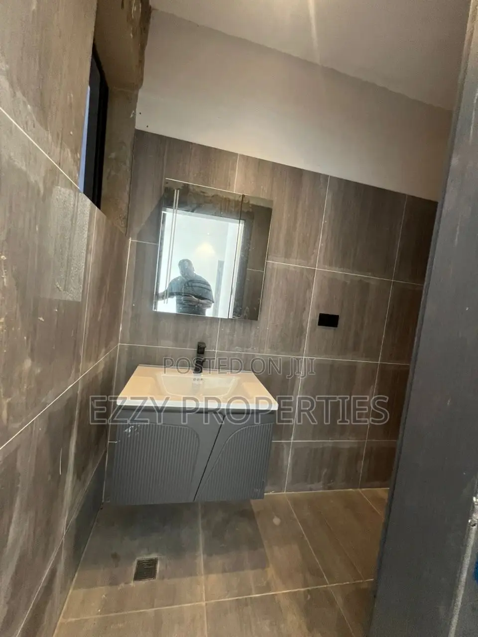 2bdrm Duplex in Ashaley Botwe for rent