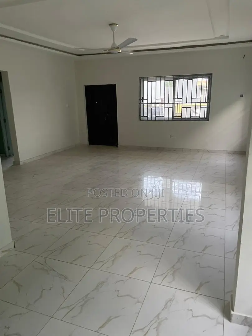 3bdrm House in Community 25 Adom for rent