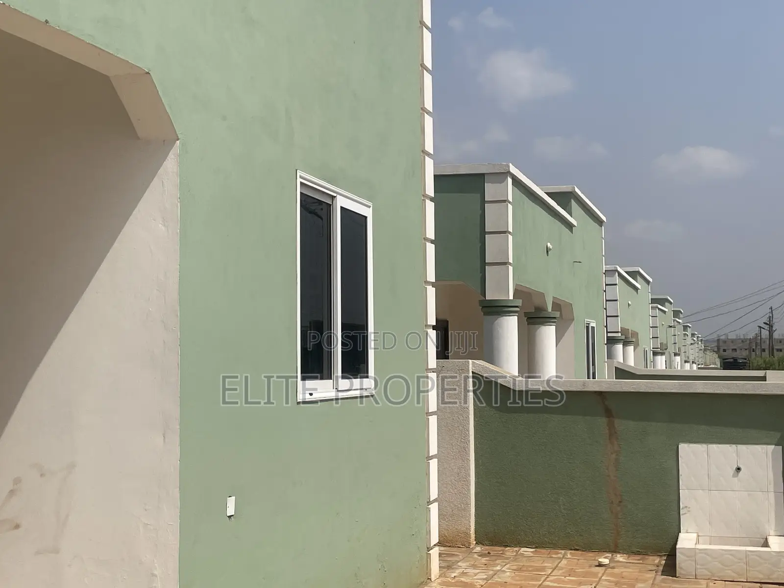 3bdrm House in Community 25 Adom for rent