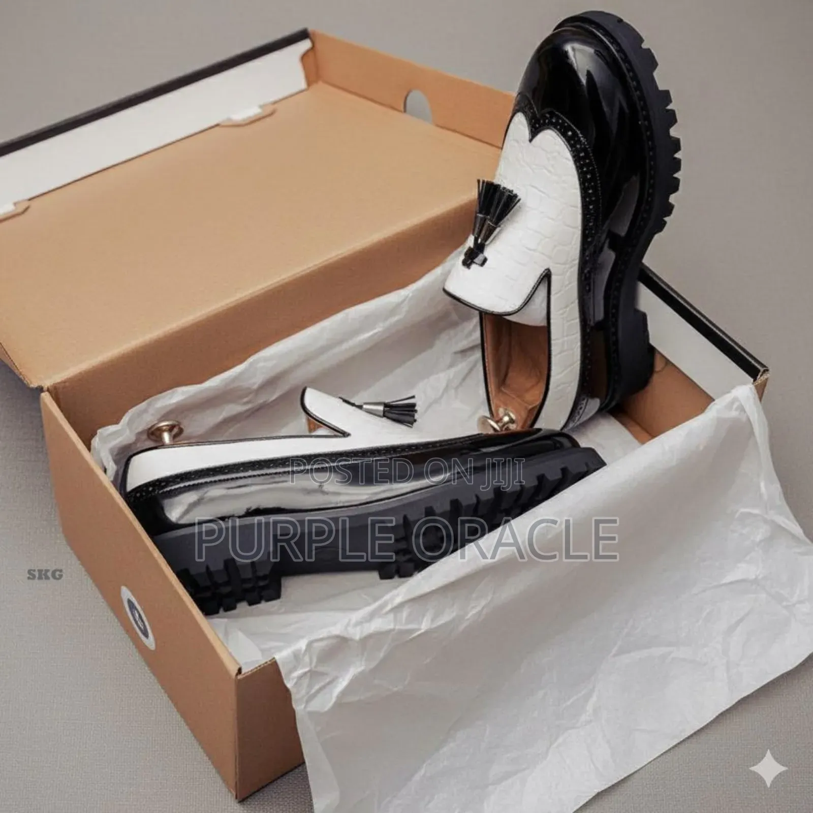 Men's Two-Tone Patent Leather Brogue Loafers With Tassels.