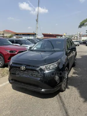 Toyota RAV4 XLE Premium 2021 Black