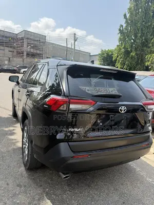 Toyota RAV4 XLE Premium 2021 Black