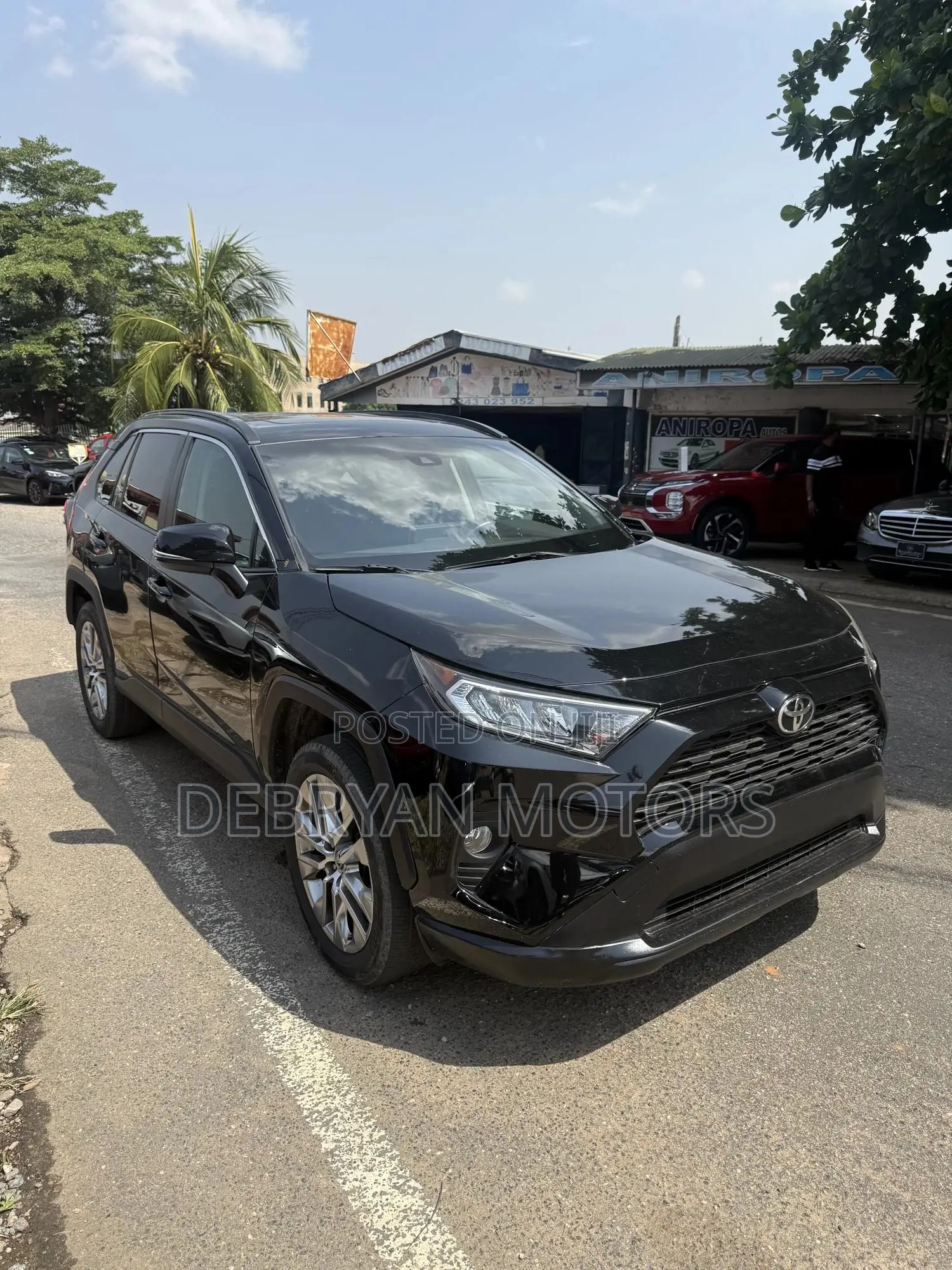 Toyota RAV4 XLE Premium 2021 Black