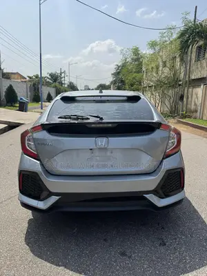 Honda Civic EX Hatchback 2018 Silver