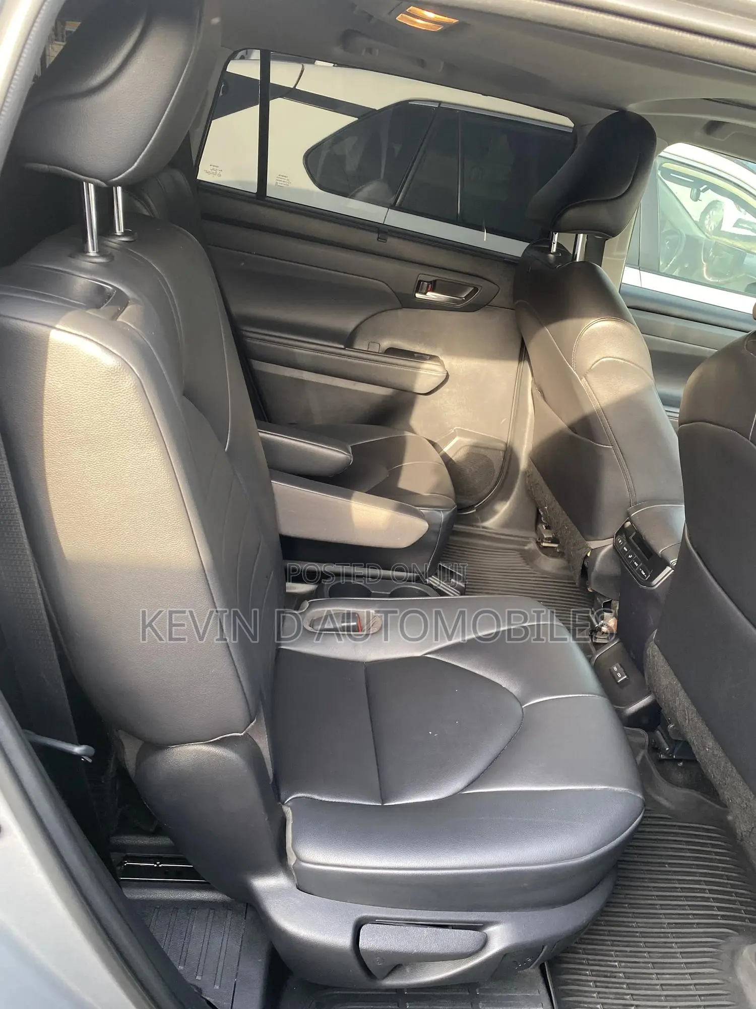 Toyota Highlander XLE AWD 2023 Silver