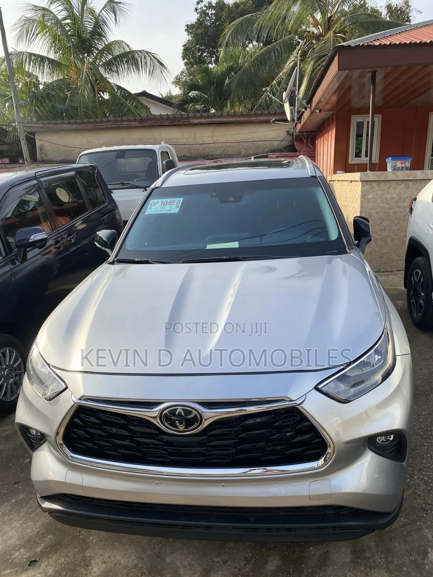 Toyota Highlander XLE AWD 2023 Silver