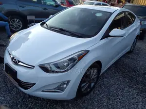 Hyundai Elantra SE Sedan FWD (1.8L 4cyl 6A) 2016 White