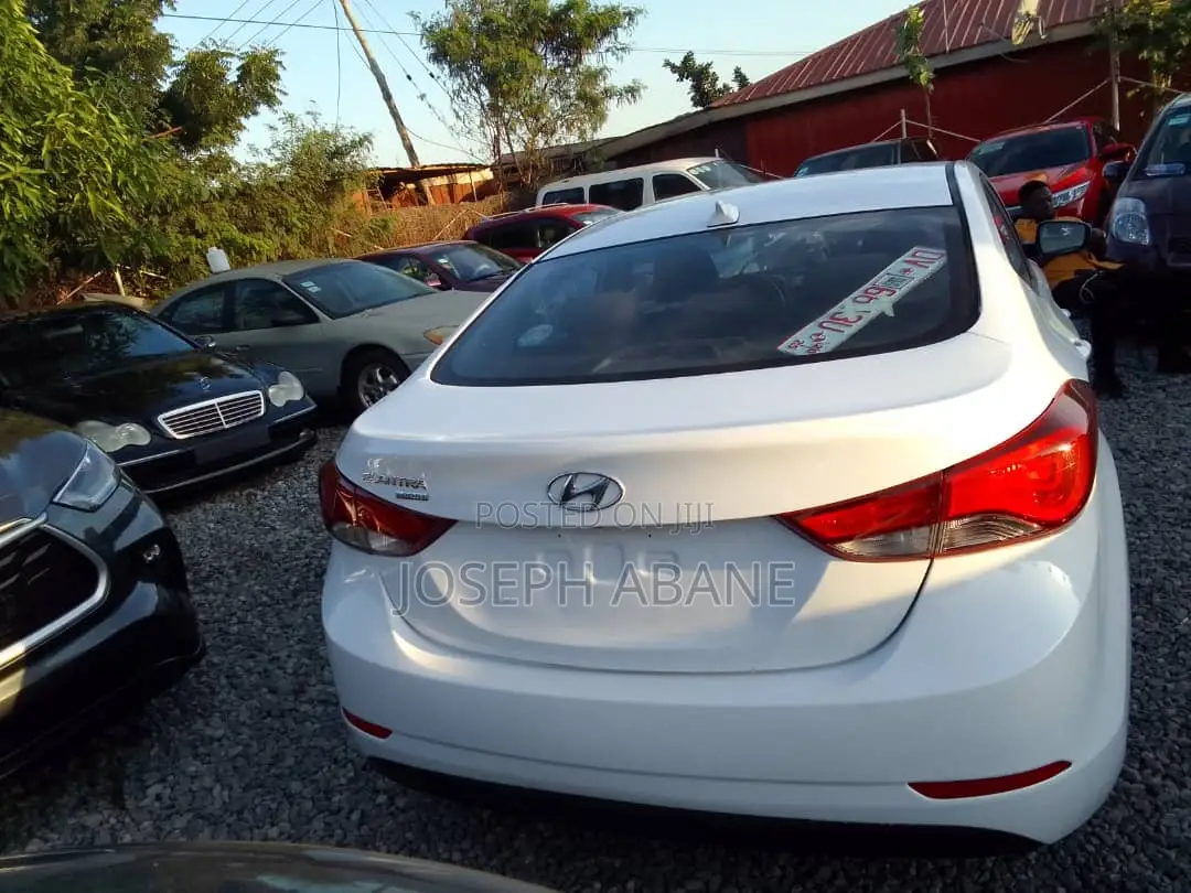 Hyundai Elantra SE Sedan FWD (1.8L 4cyl 6A) 2016 White