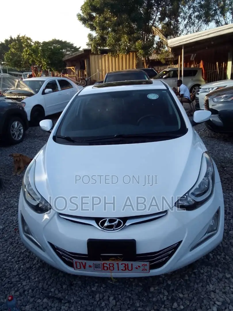 Hyundai Elantra SE Sedan FWD (1.8L 4cyl 6A) 2016 White