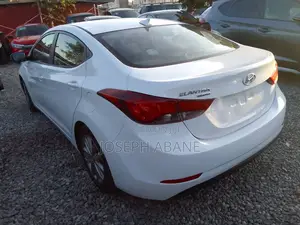 Hyundai Elantra SE Sedan FWD (1.8L 4cyl 6A) 2016 White