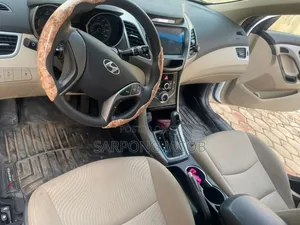Hyundai Elantra 2016 White