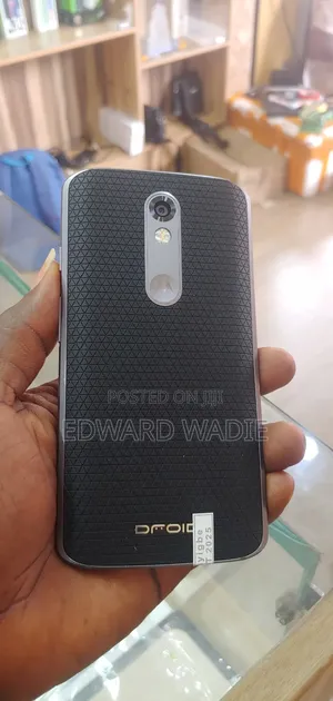 New Motorola Droid Turbo 2 32 GB Black
