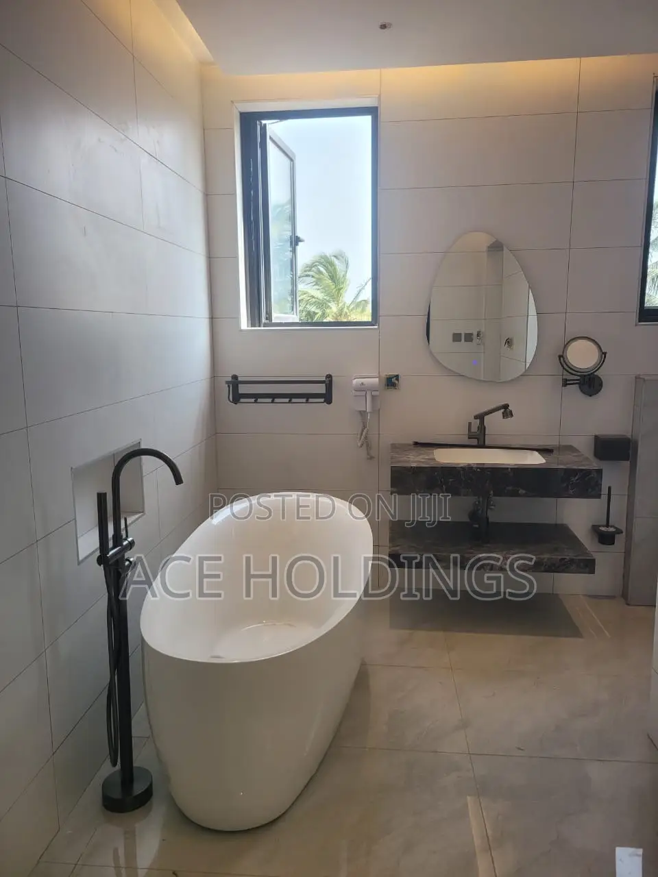 5bdrm Mansion in Tse Addo, Tseaddo for sale