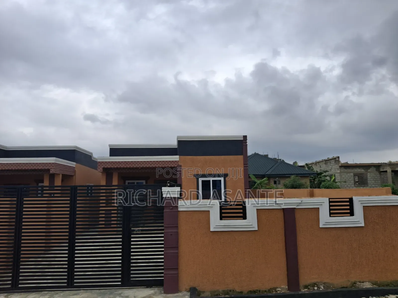 3bdrm House in Hallway Chet 1 Villa, Amasaman for sale