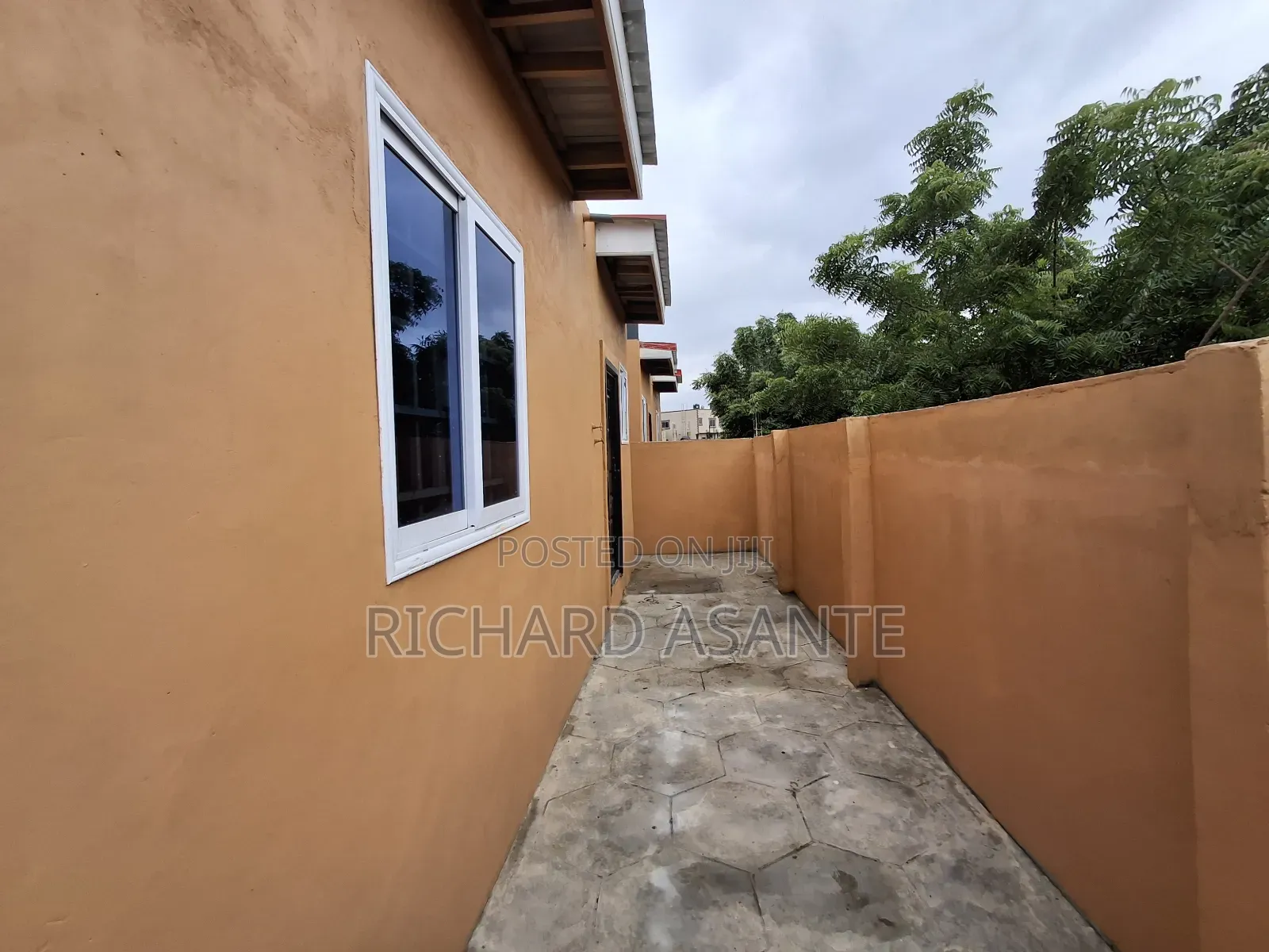 3bdrm House in Hallway Chet 1 Villa, Amasaman for sale