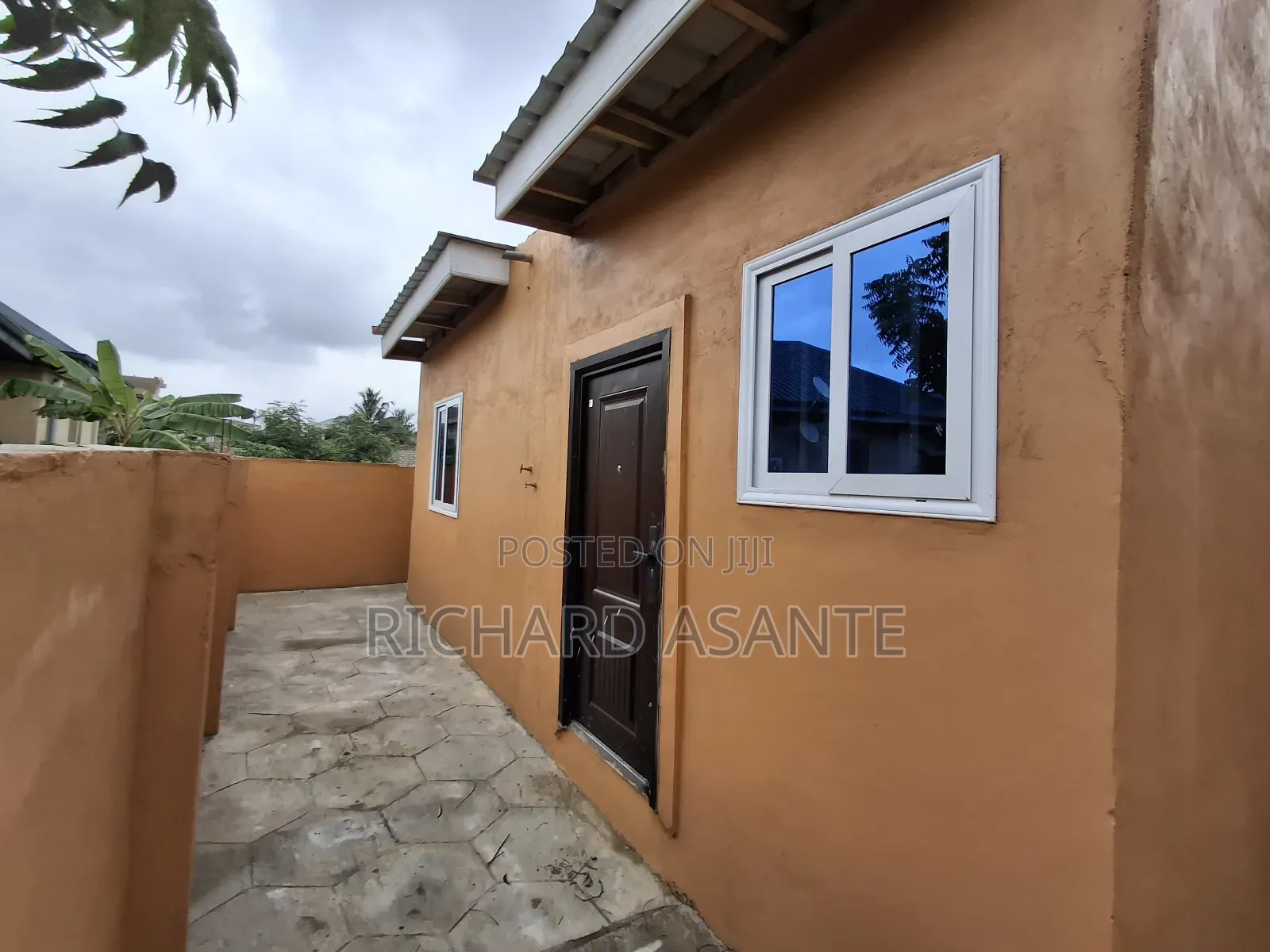 3bdrm House in Hallway Chet 1 Villa, Amasaman for sale
