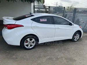 Hyundai Elantra Limited 4dr Sedan (1.8L 4cyl 6A) 2014 White