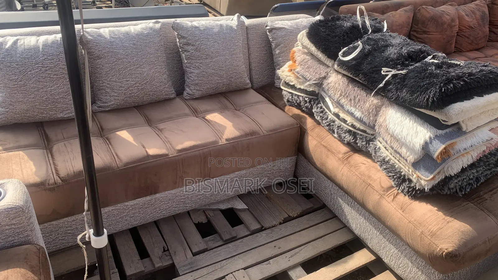A Comfortable L Shape With 2 in 1
