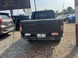 Nissan Hardbody 2010 Black