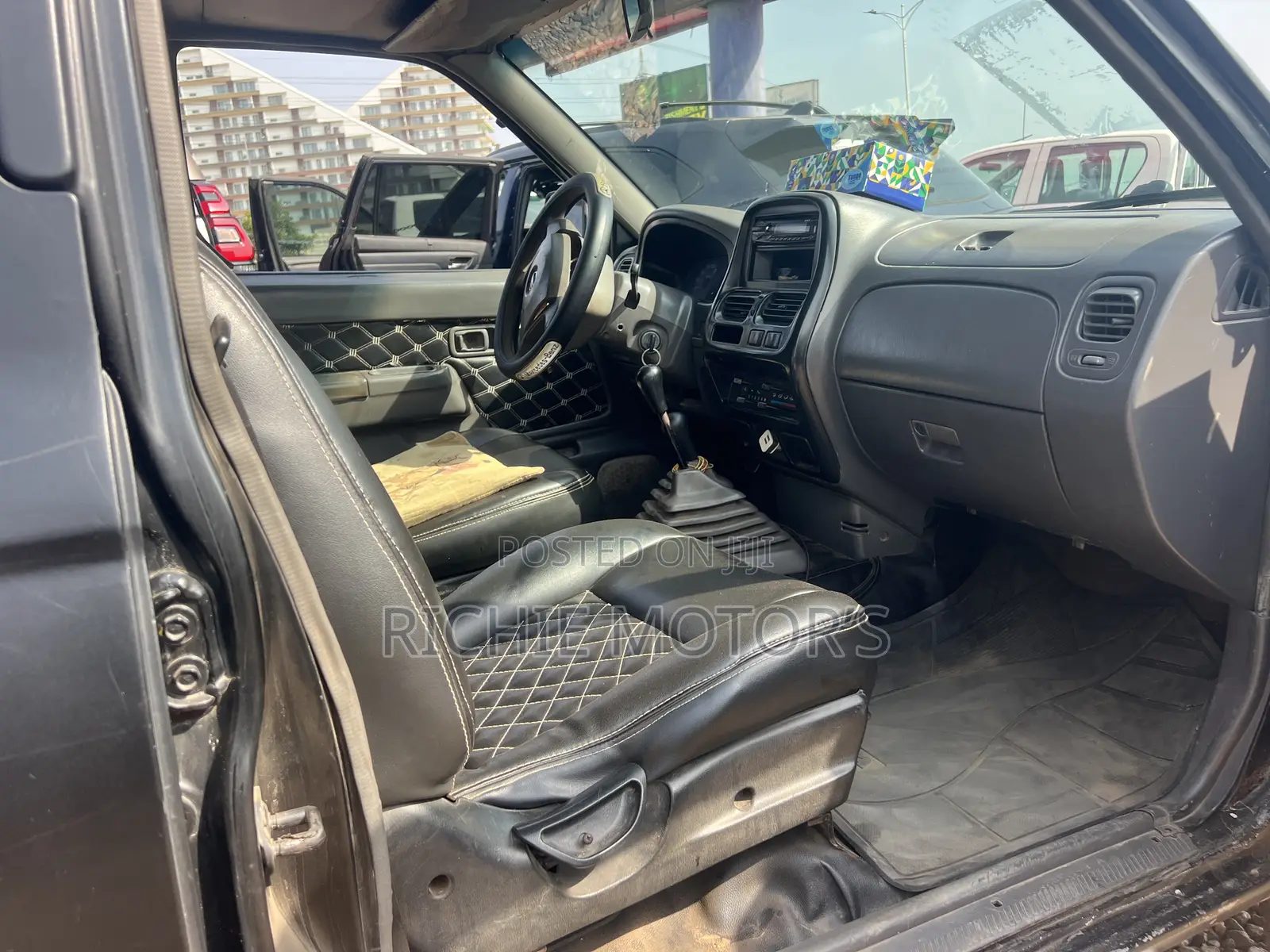 Nissan Hardbody 2010 Black