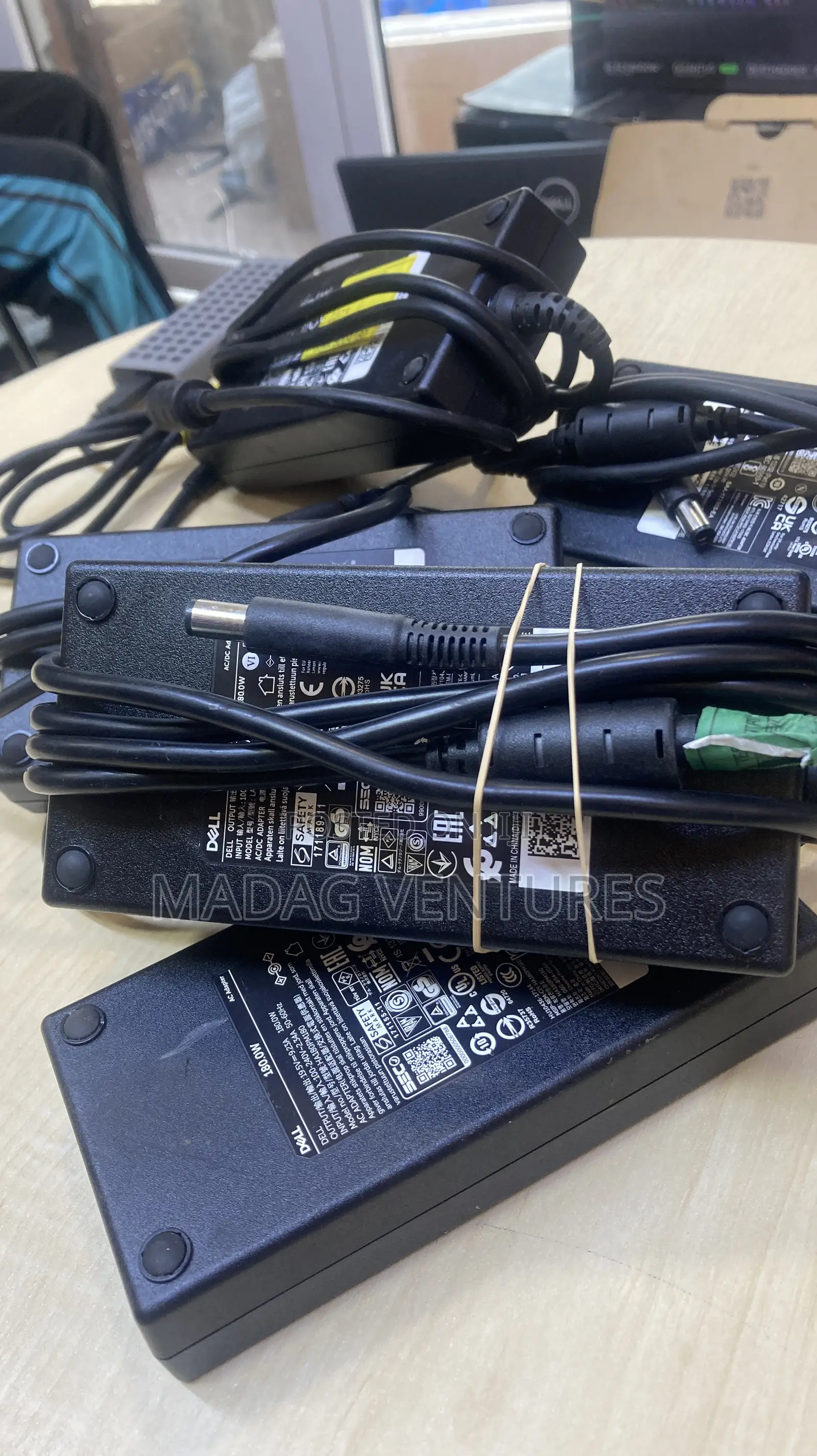 Dell 180w Adapter Original