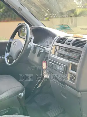 Toyota HiAce 2013 Black