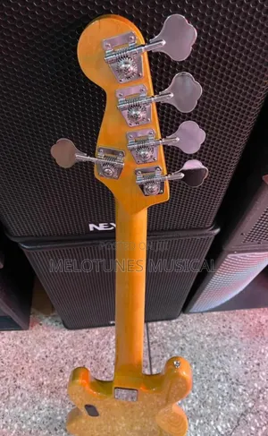 Fender Classic Vibe '70s Jazz Bass Active Guitar