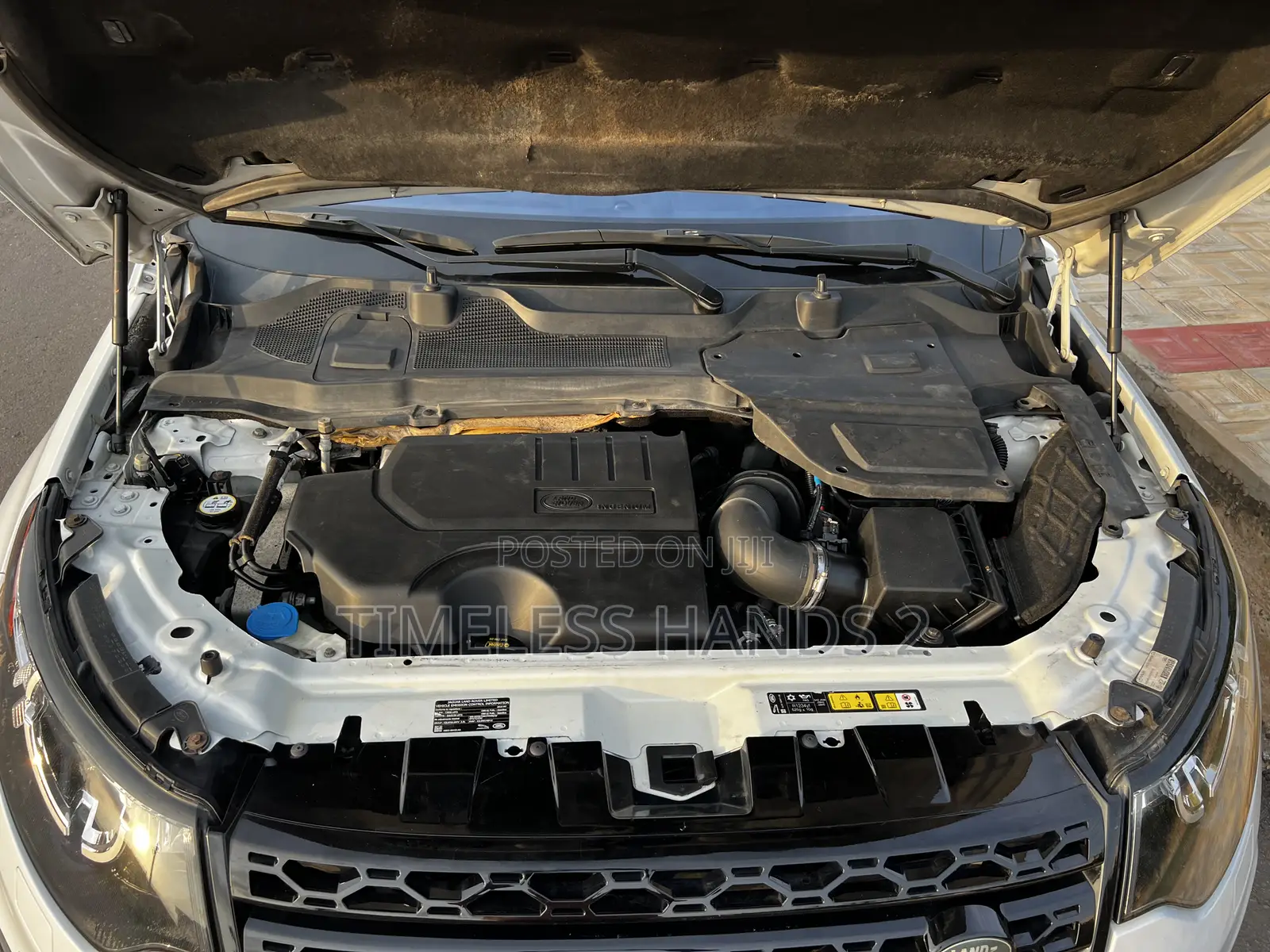 Land Rover Discovery HSE 4x4 2019 White