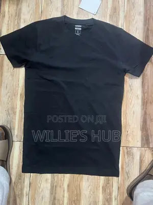 Black Round Neck T Shirt