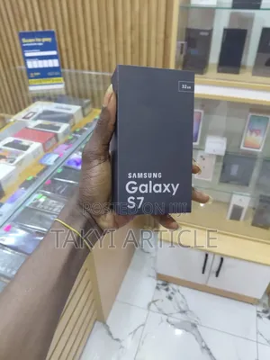 New Samsung Galaxy S7 32 GB Black