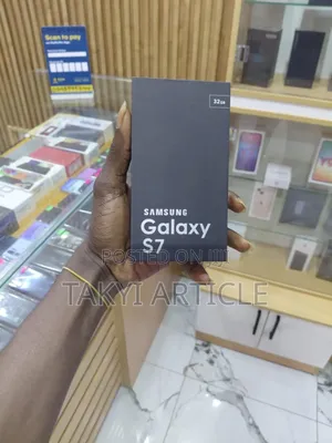 New Samsung Galaxy S7 32 GB Black
