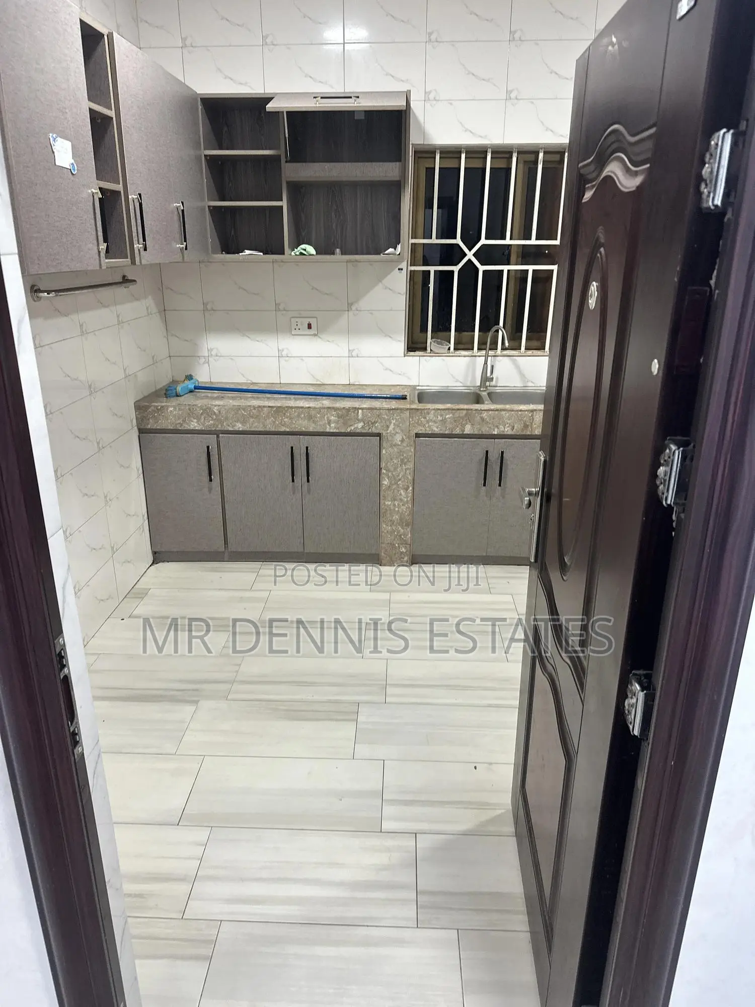 2bdrm Apartment in Westhills Mall for rent