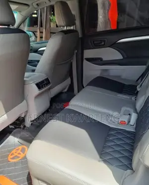 Toyota Highlander XLE 2019 Brown