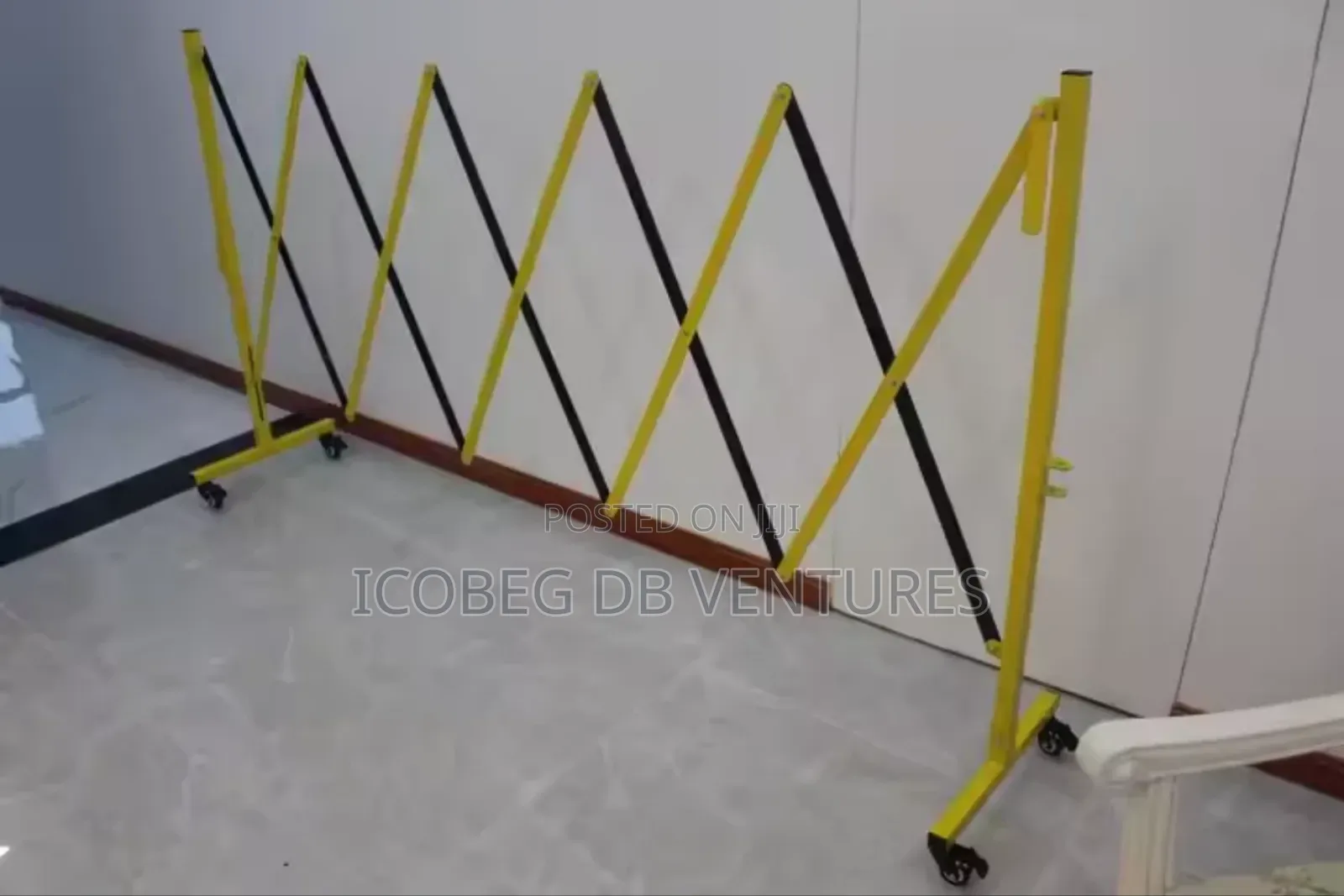 Expandable Fiber Barricade With Wheels/ Fence/Barrier