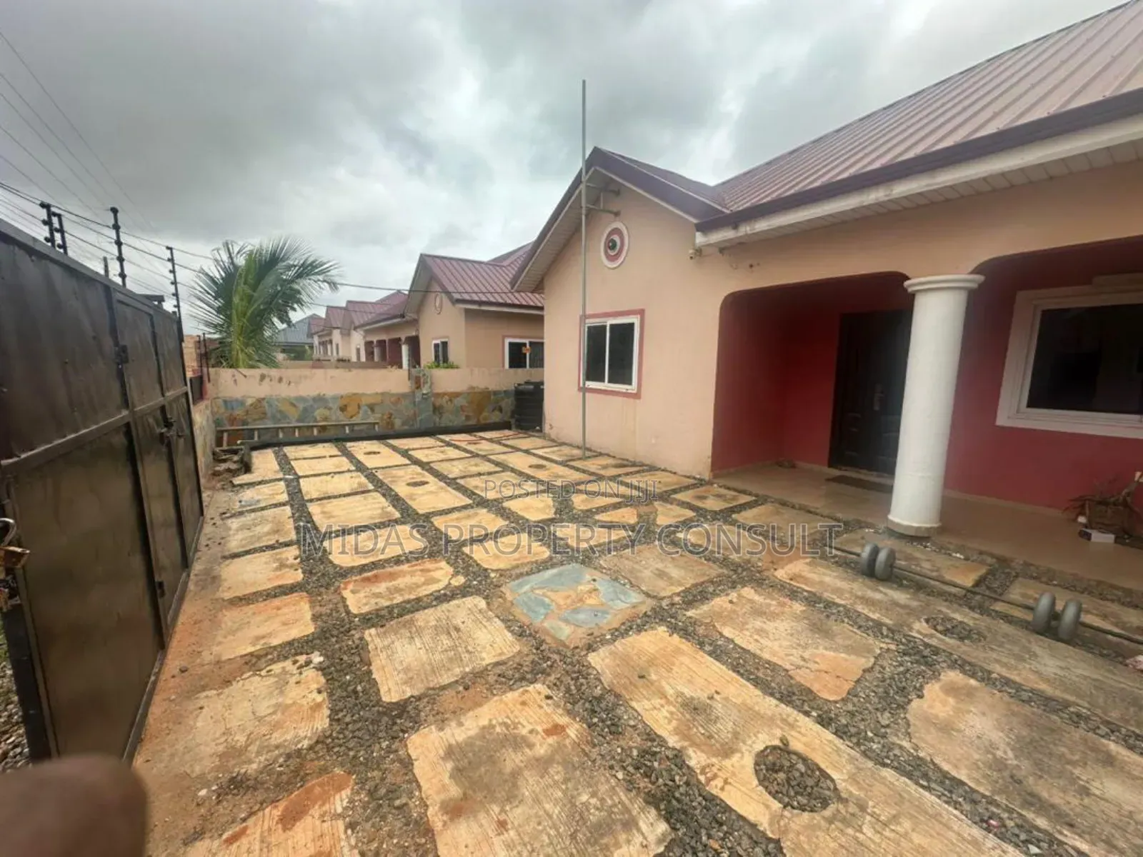 Furnished 2bdrm House in Adom City Estate, Community 25 for sale