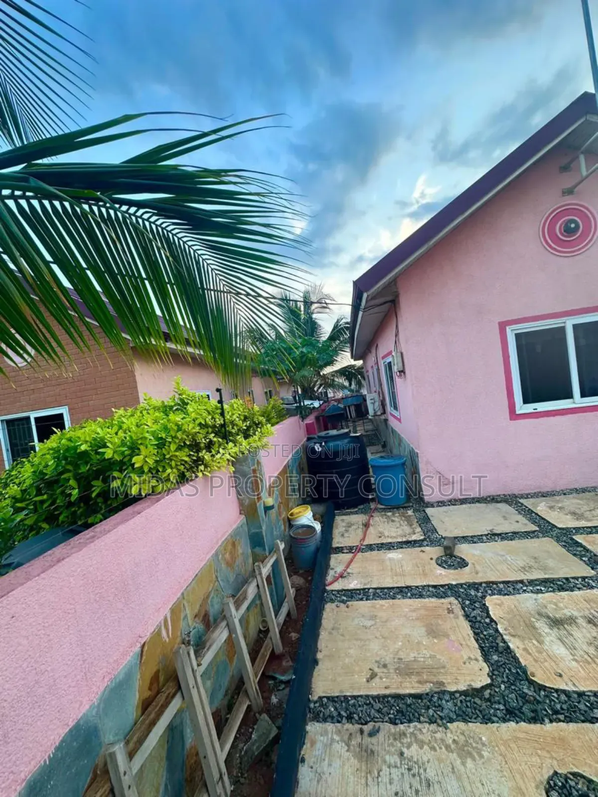 Furnished 2bdrm House in Adom City Estate, Community 25 for sale