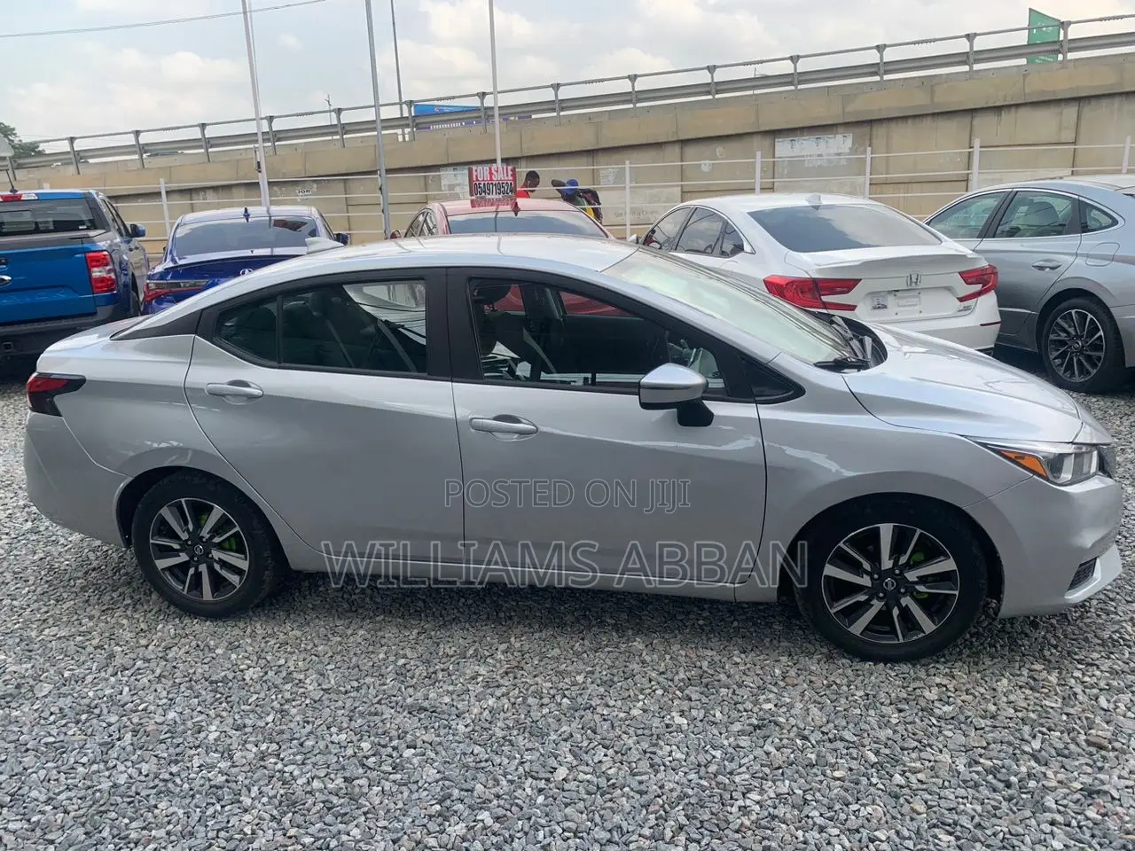 Nissan Versa 1.6 SV 2021 Silver
