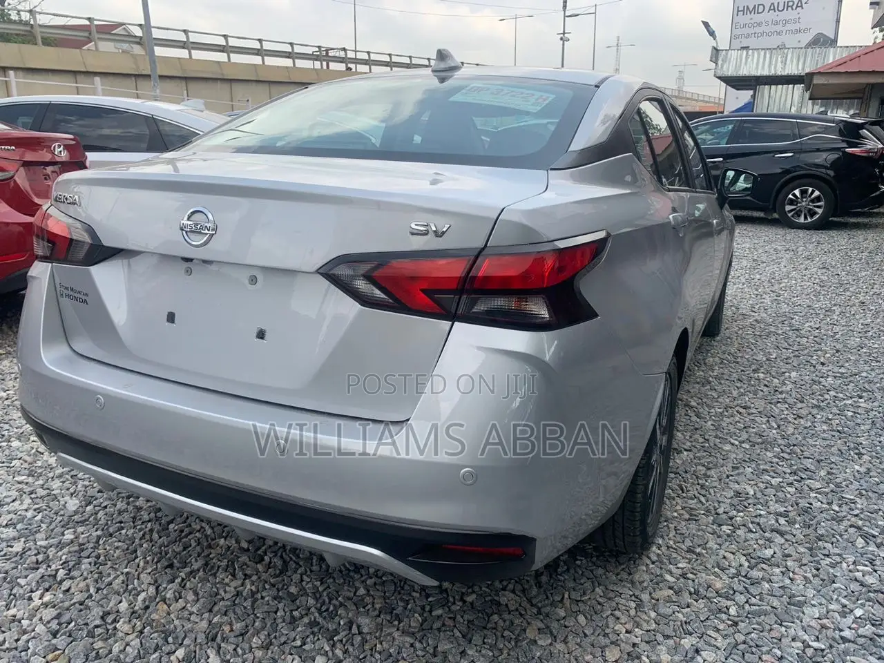 Nissan Versa 1.6 SV 2021 Silver