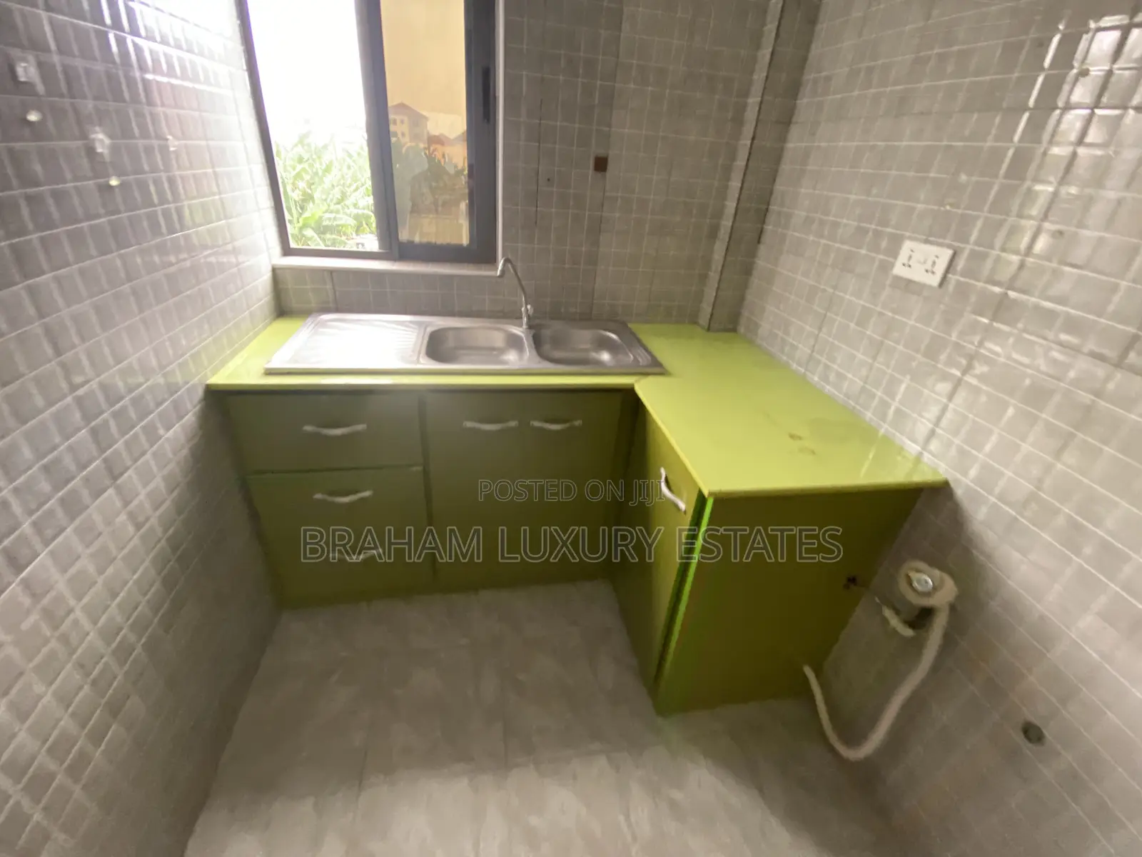 1bdrm Apartment in Braham Luxury, Spintex for rent