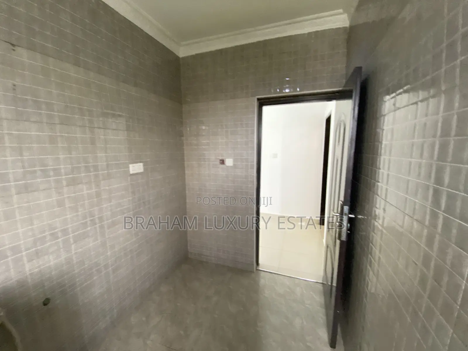 1bdrm Apartment in Braham Luxury, Spintex for rent