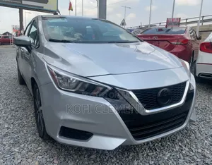 Nissan Versa 2021 Gray