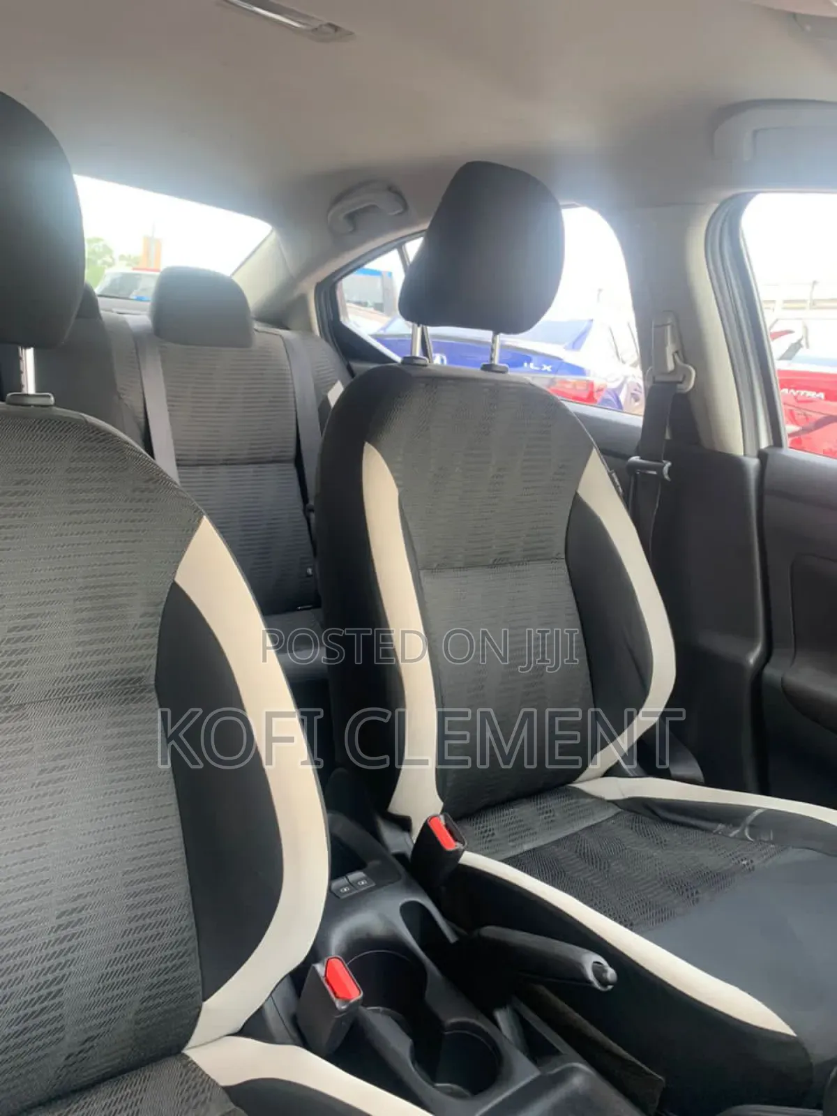 Nissan Versa 2021 Gray