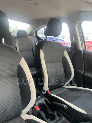 Nissan Versa 2021 Gray