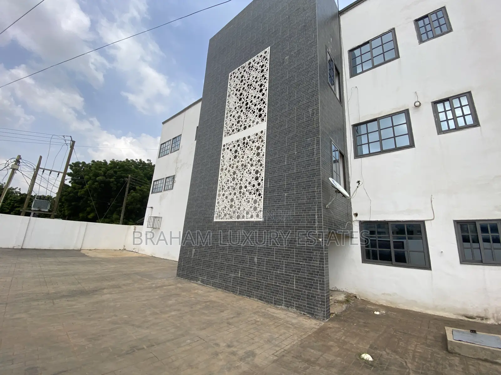 2bdrm Apartment in Braham Luxury, Spintex for rent