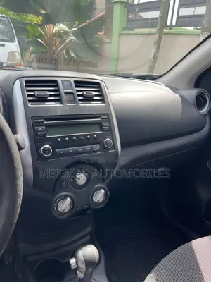 Nissan Versa 2014 Silver