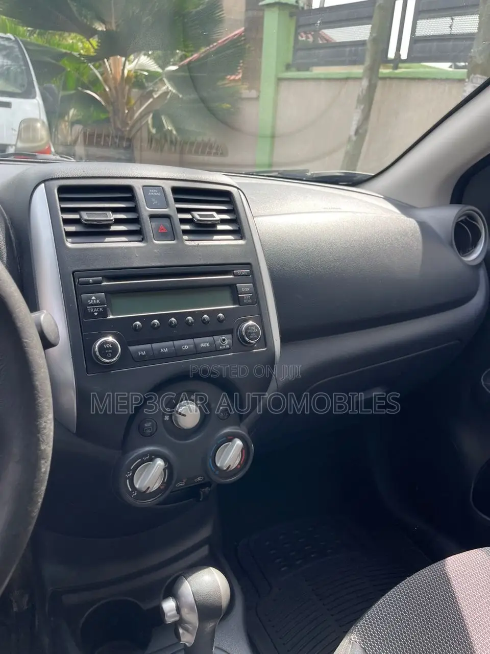 Nissan Versa 2014 Silver