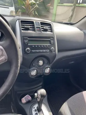 Nissan Versa 2014 Silver