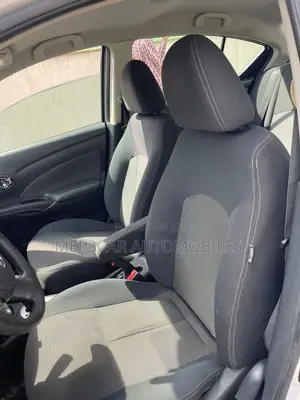 Nissan Versa 2014 Silver