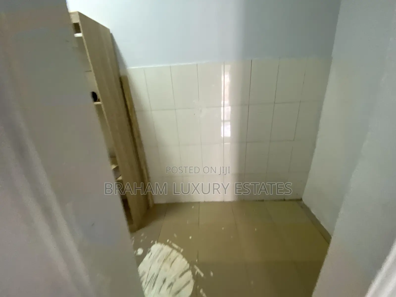 1bdrm Apartment in Braham Luxury, Spintex for rent