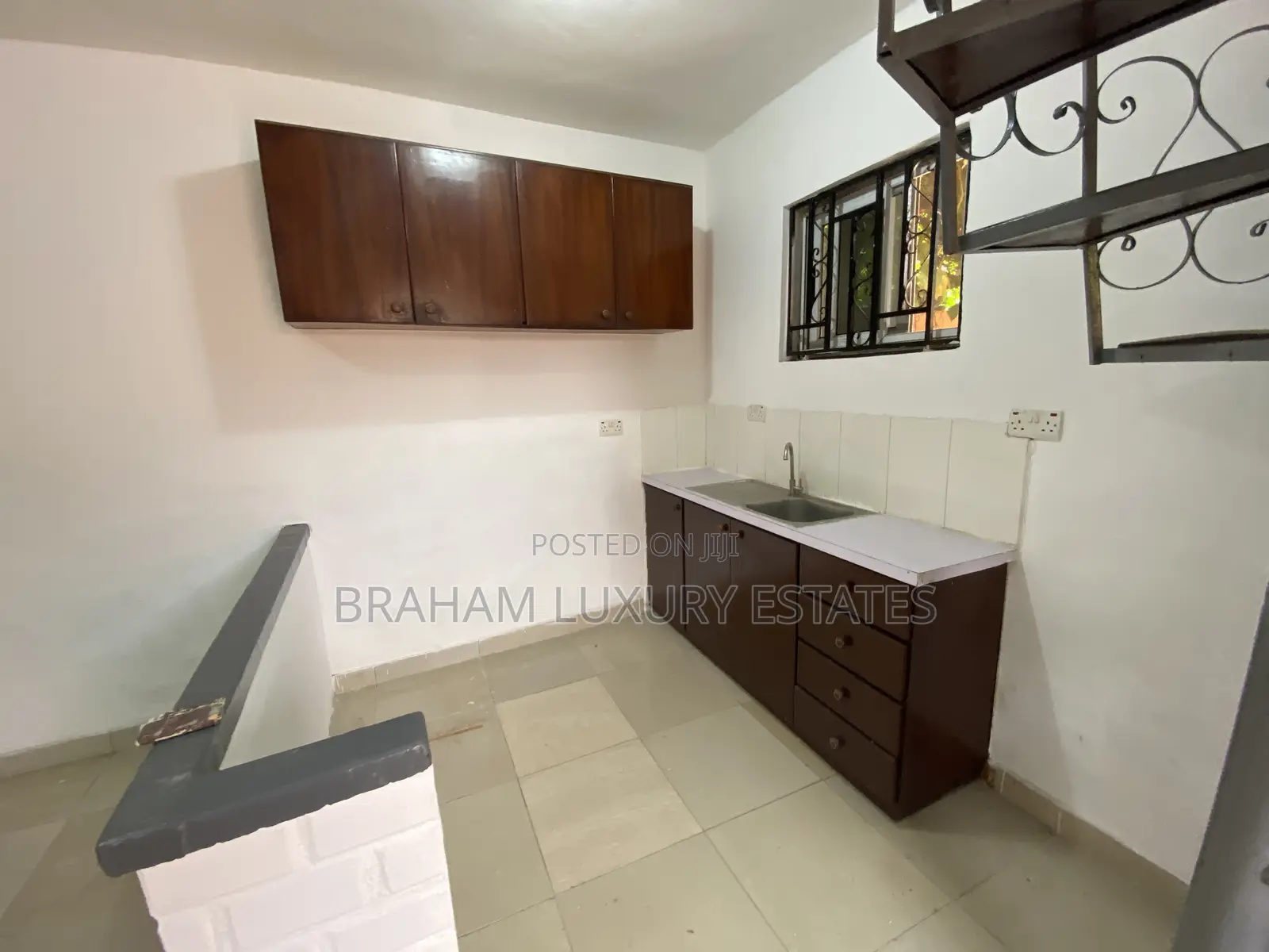 1bdrm House in Braham Luxury, Spintex for rent